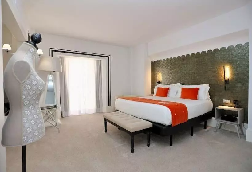 سوییت جونیور, Mariposa Hotel Malaga