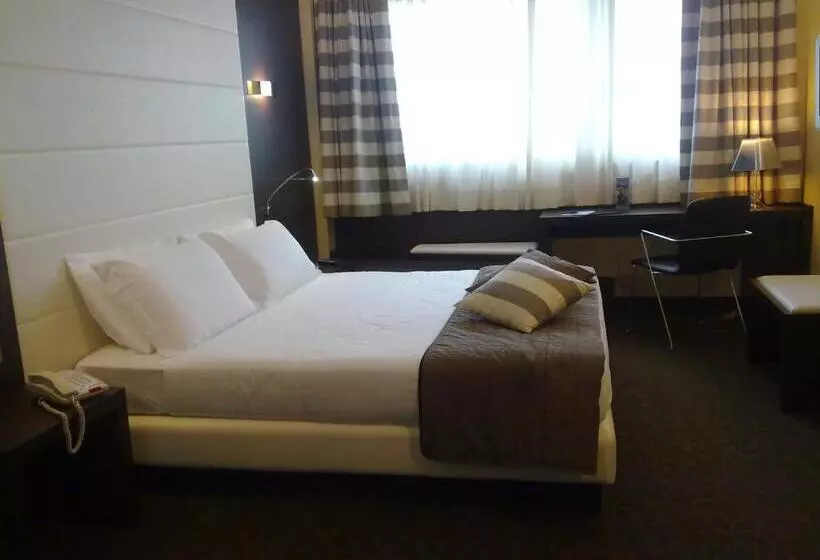Superior-huone, Mercure Bergamo Aeroporto