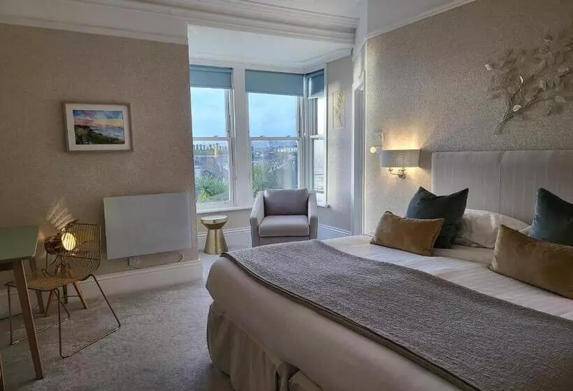اتاق لوکس, Penzance