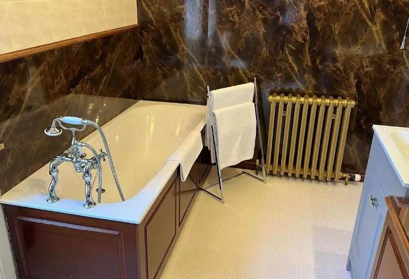 Standard room with outdoor bath, Ravenscourt House, Guest House & Holiday Let