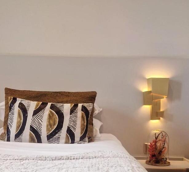 수피리어 룸, Santateresa