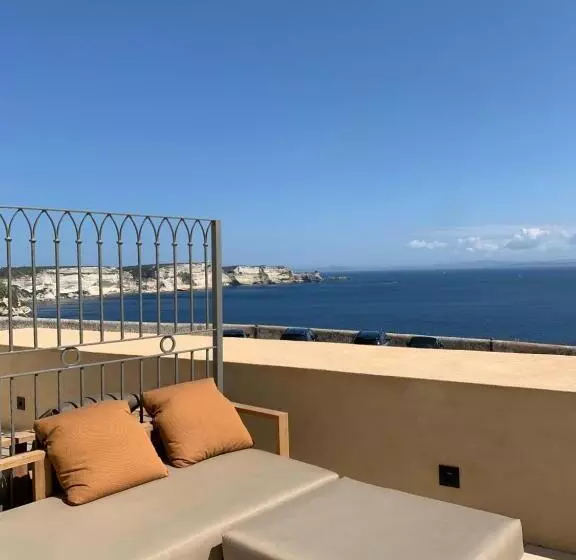 اتاق سوپریور با چشمانداز دریا, Santateresa