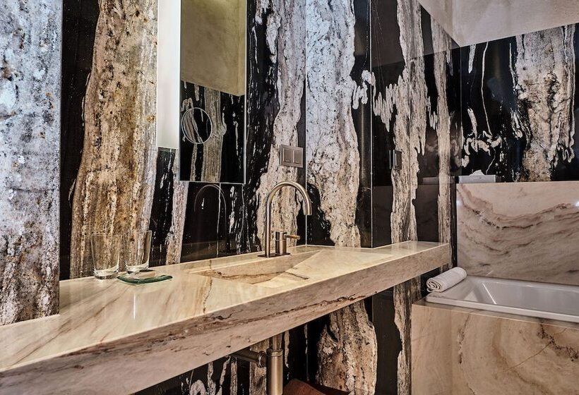 スタンダードルーム, Stary