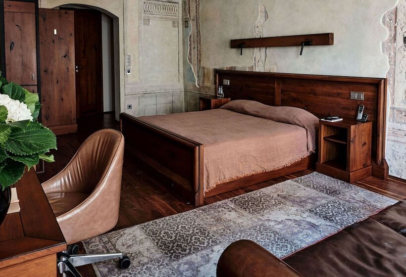 スタンダードルーム, Stary