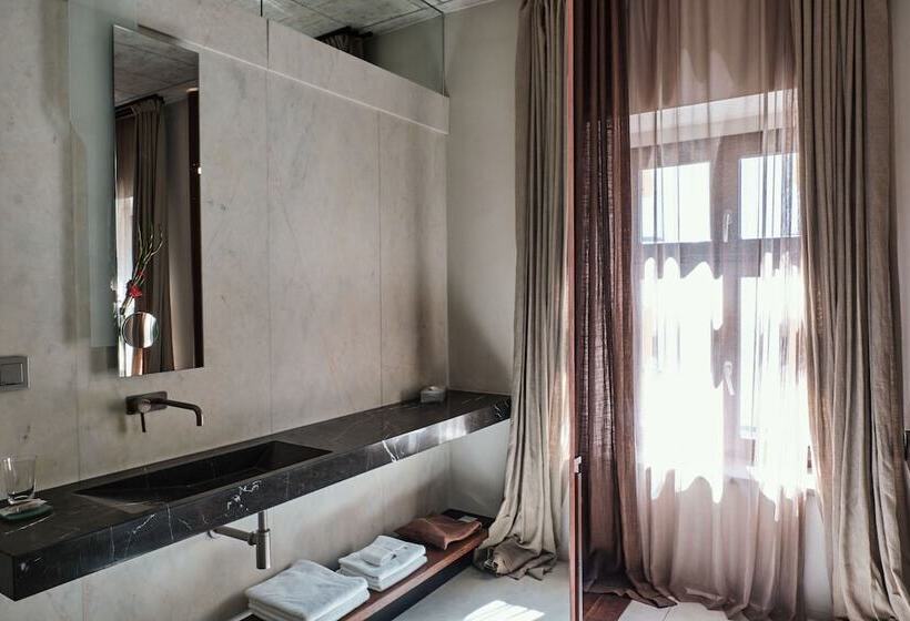 スタンダードシングルルーム, Stary