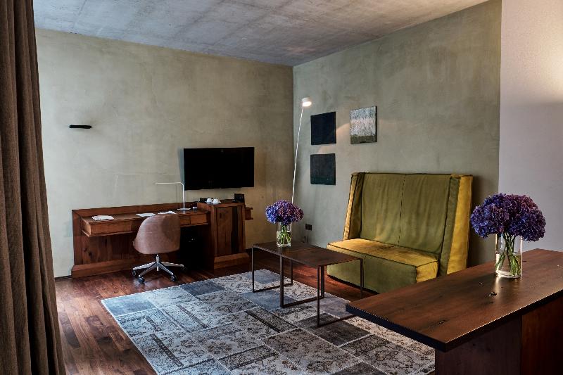 ジュニアスイート, Stary