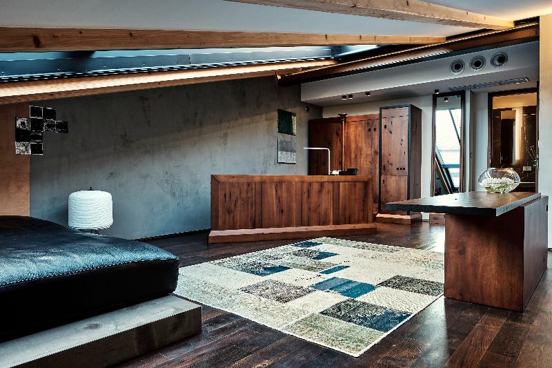 ジュニアスイート, Stary