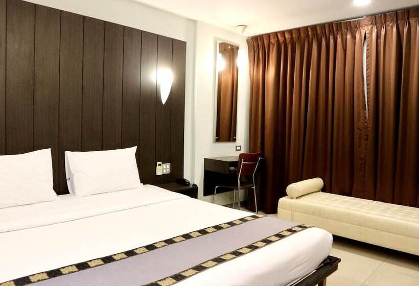 Quarto Deluxe, Swana Bangkok