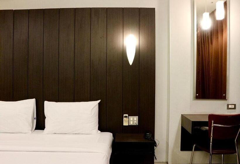 Quarto Deluxe, Swana Bangkok