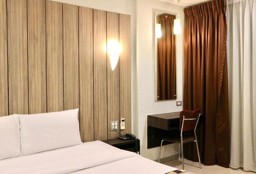 Quarto Deluxe, Swana Bangkok