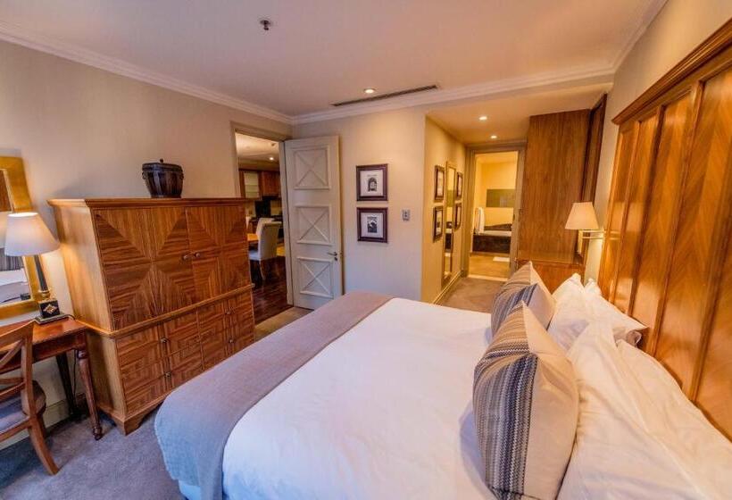 جناح ديلوكس, The Michelangelo Towers