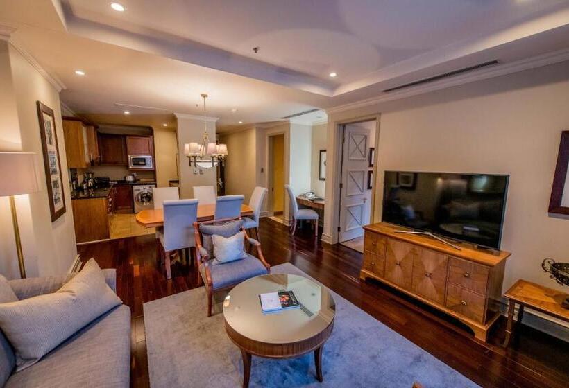 جناح ديلوكس, The Michelangelo Towers