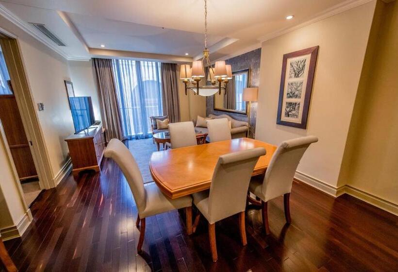 جناح ديلوكس, The Michelangelo Towers