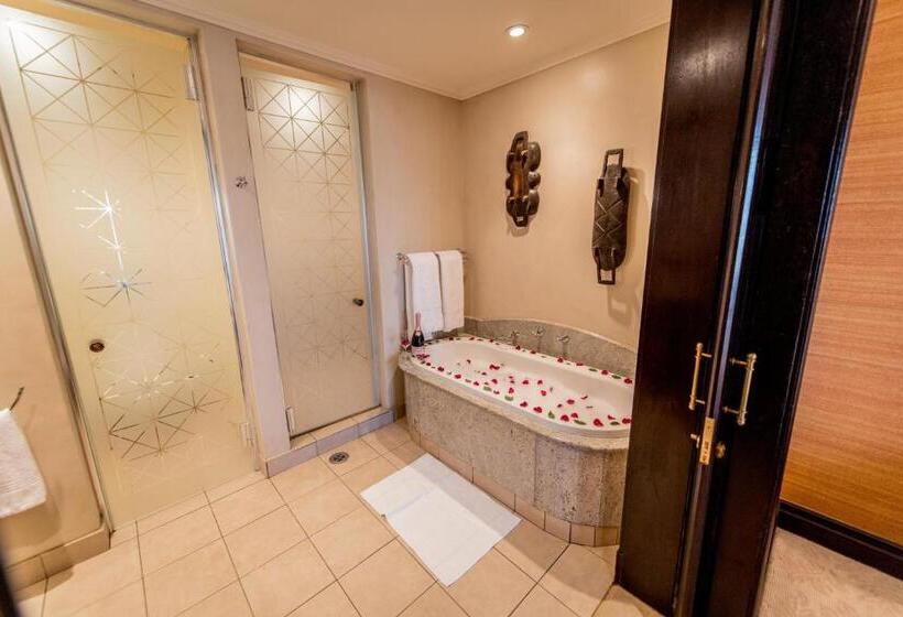 جناح غرفتين نوم, The Michelangelo Towers