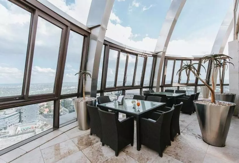 １ベッドルームのスーペリアアパートメント, The Michelangelo Towers
