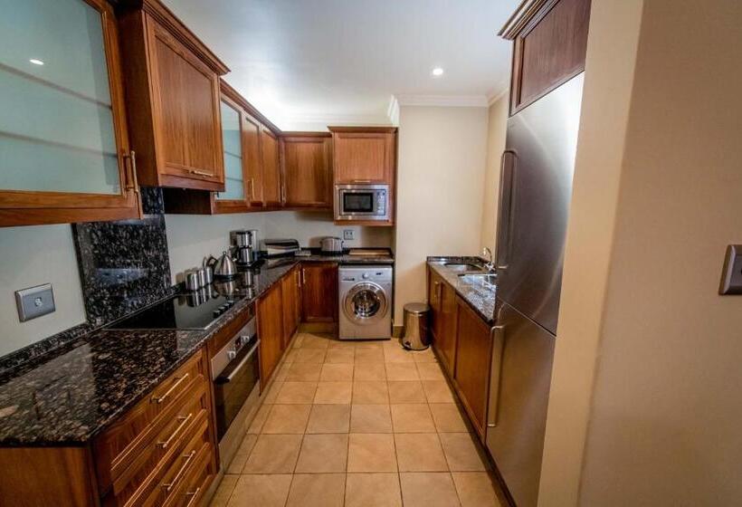 جناح ديلوكس, The Michelangelo Towers