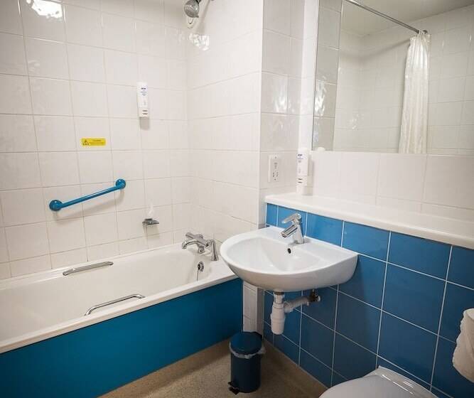 标准三人间, Travelodge Waterford