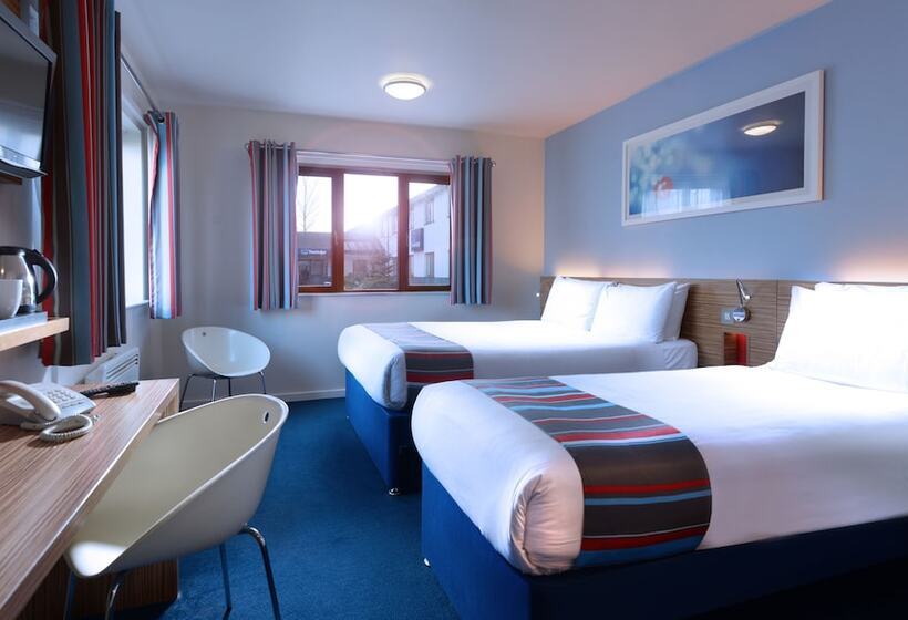 스탠다드 트리플 룸, Travelodge Waterford
