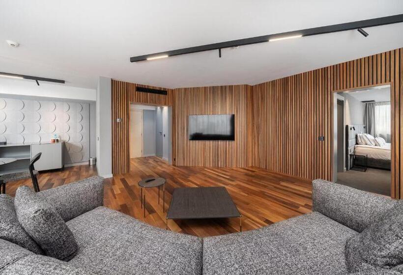 جناح, Vega Sofia