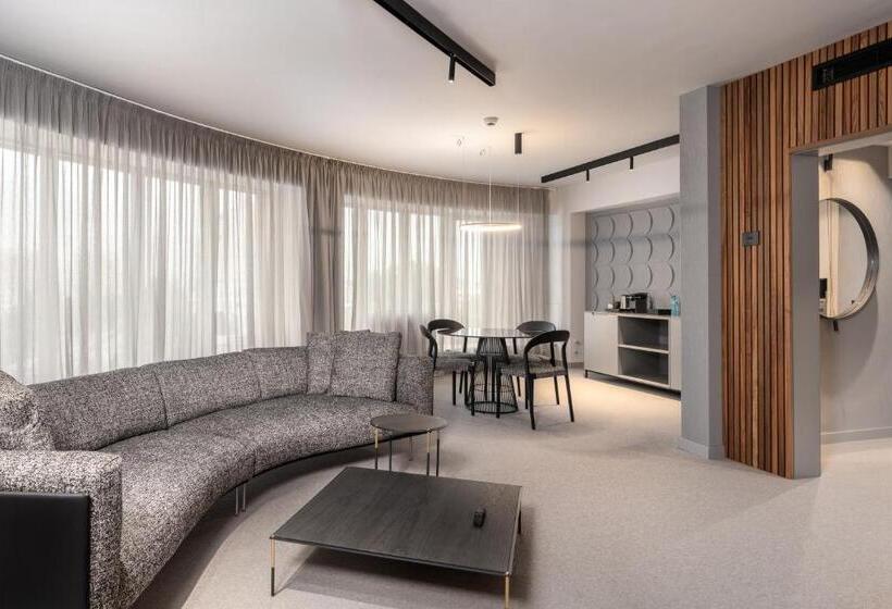 جناح, Vega Sofia