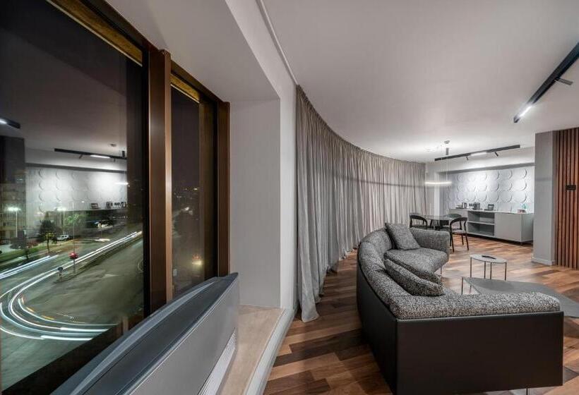 جناح, Vega Sofia