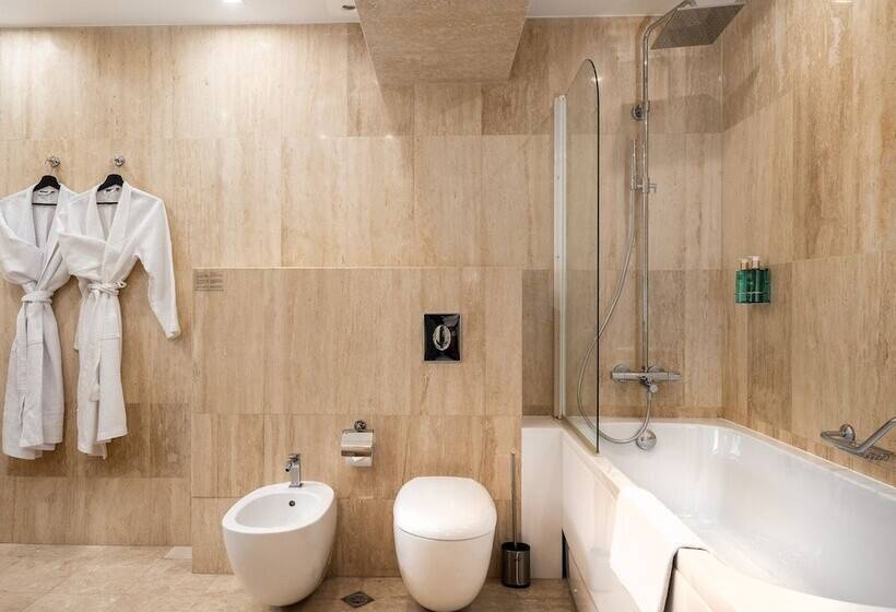 جناح, Vega Sofia