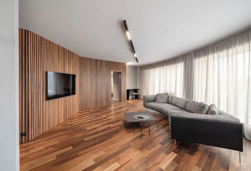 جناح, Vega Sofia