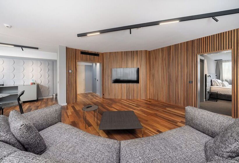 جناح, Vega Sofia