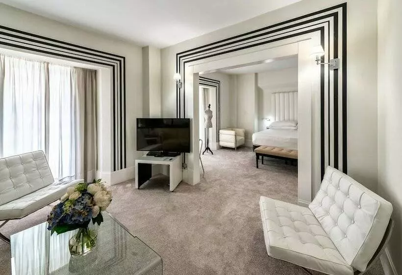 سوییت جونیور, Mariposa Hotel Malaga