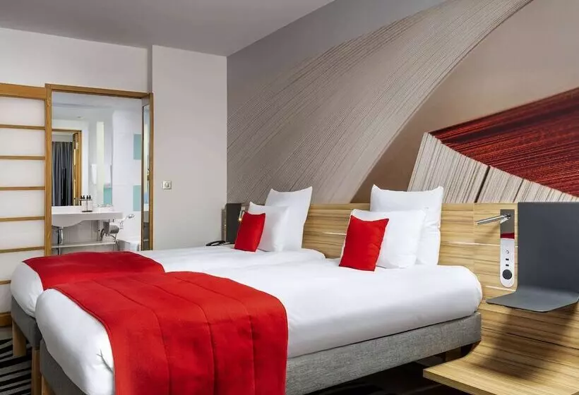 Superior-huone, Novotel Bucharest City Centre