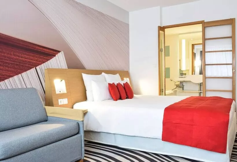 Superior-huone, Novotel Bucharest City Centre