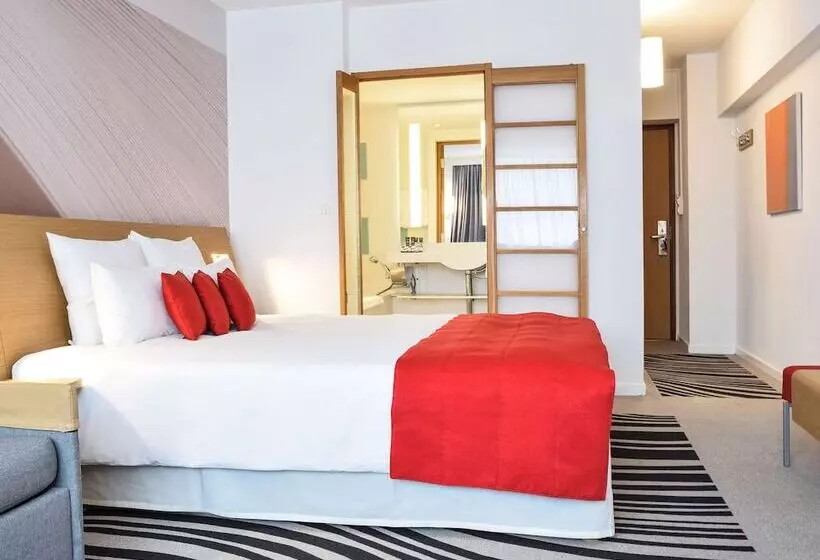 Superior-huone, Novotel Bucharest City Centre
