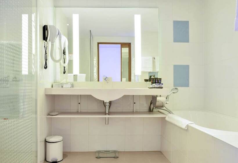 סוויטת ג'וניור, Novotel Bucharest City Centre