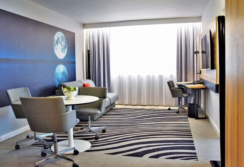 סוויטת ג'וניור, Novotel Bucharest City Centre