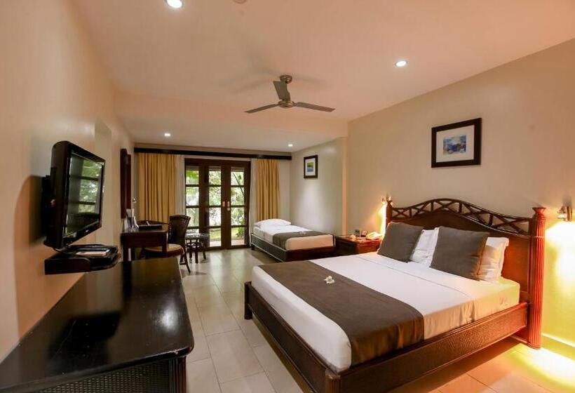 اتاق استاندارد با چشمانداز دریاچه, Warwick Le Lagon Resort & Spa, Vanuatu