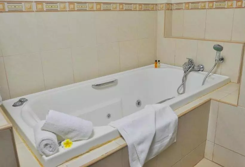 Standard studio with lake view, Warwick Le Lagon Resort & Spa, Vanuatu