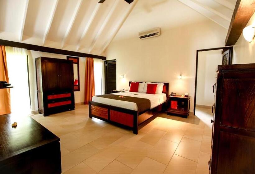 Standard studio with lake view, Warwick Le Lagon Resort & Spa, Vanuatu