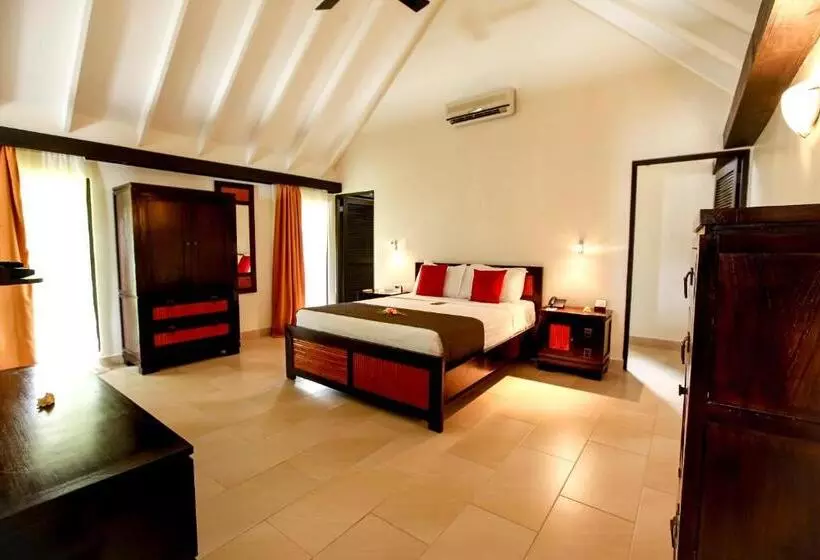 Standard studio with lake view, Warwick Le Lagon Resort & Spa, Vanuatu