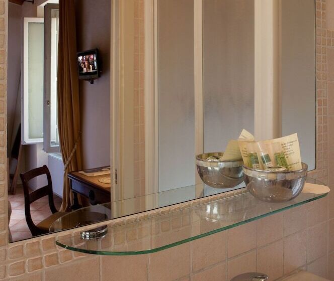 اتاق استاندارد یک نفره, Albergo Orologio