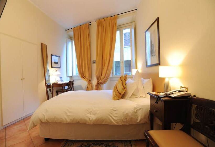 اتاق استاندارد یک نفره, Albergo Orologio