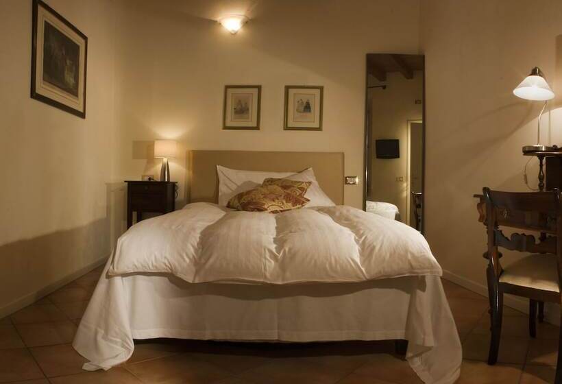 اتاق استاندارد یک نفره, Albergo Orologio