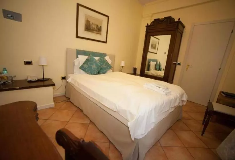اتاق استاندارد یک نفره, Albergo Orologio