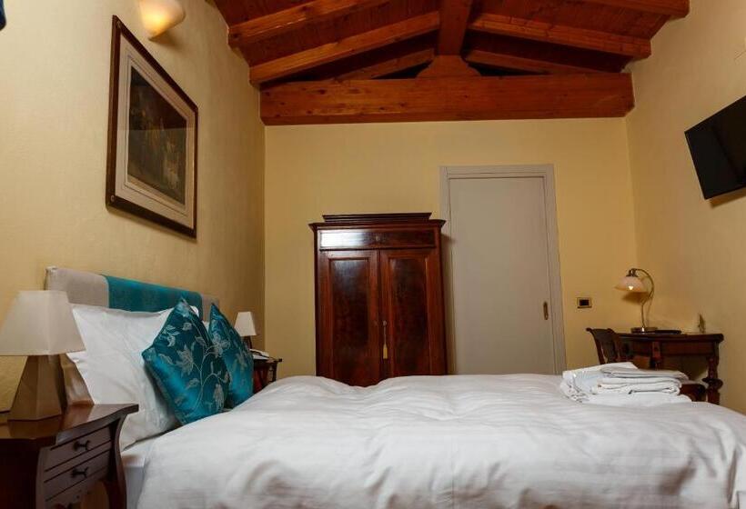 اتاق استاندارد یک نفره, Albergo Orologio