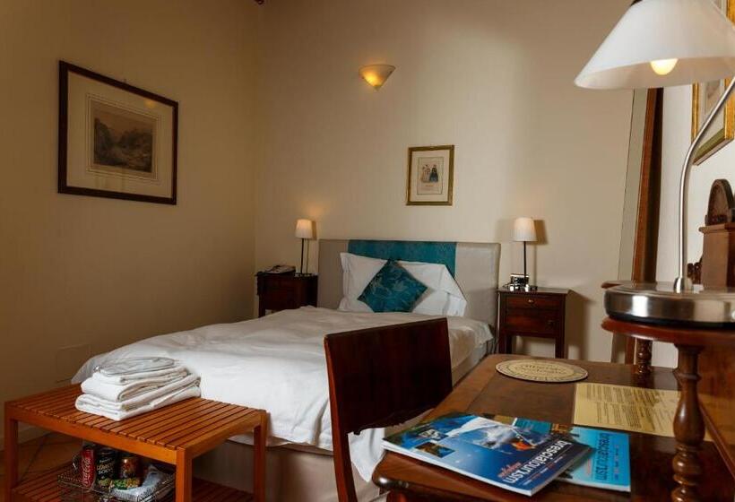 اتاق استاندارد یک نفره, Albergo Orologio