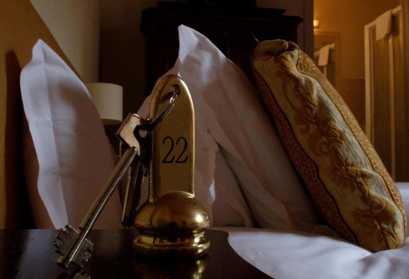 اتاق استاندارد سه نفره, Albergo Orologio