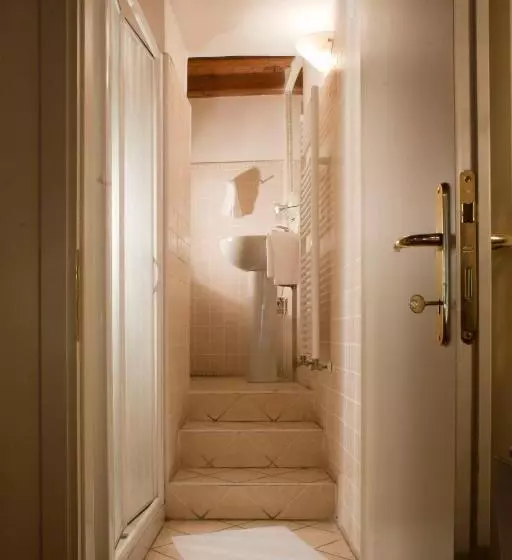 اتاق استاندارد سه نفره, Albergo Orologio