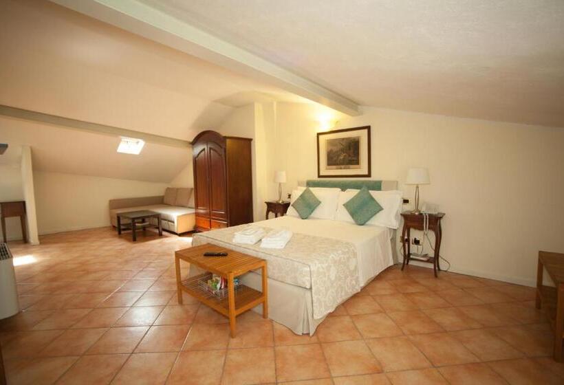 اتاق استاندارد سه نفره, Albergo Orologio