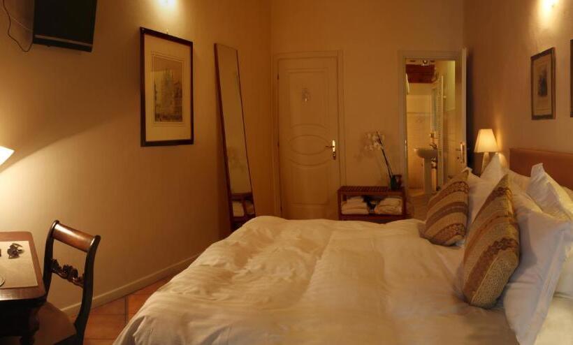 اتاق اکونومی, Albergo Orologio