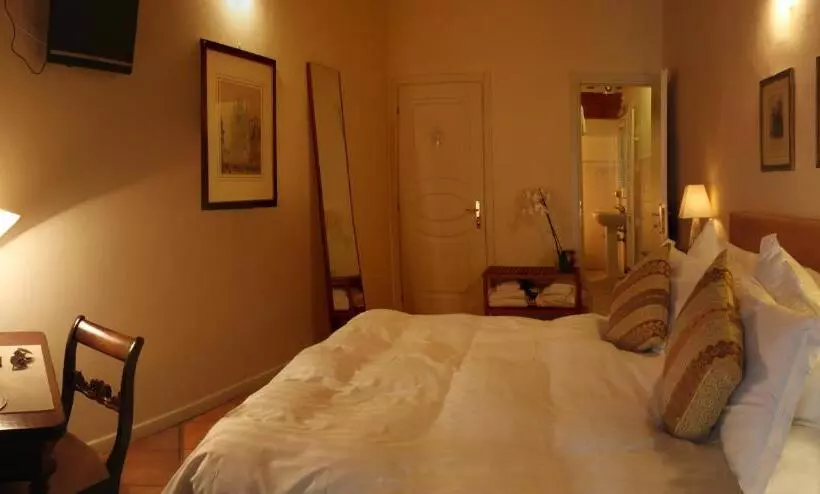 اتاق اکونومی, Albergo Orologio