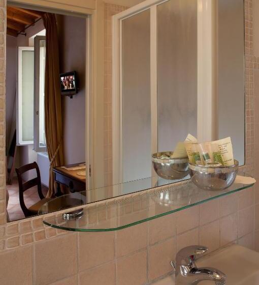 اتاق اکونومی, Albergo Orologio